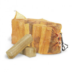 3 sække med nåletræ